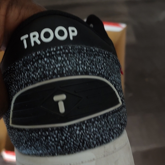 Troop ice lamb size 11 shoes - Picture 9 of 9